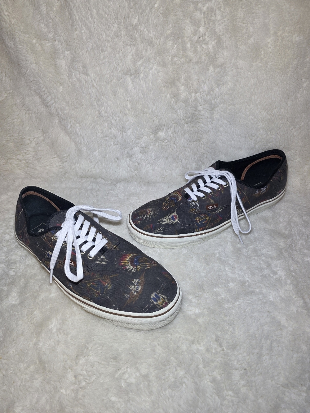 Vans Authentic Tribal Leaders Cow Skull Headdress Shoes Men's Size 13 EUC Rare